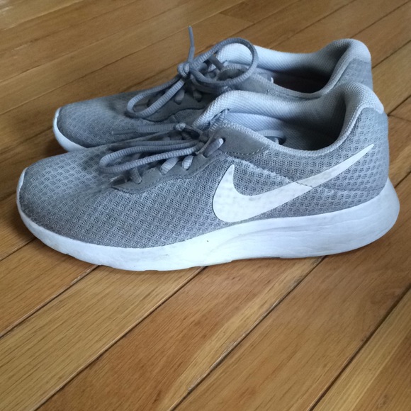 Nike athletic sneakers - Picture 3 of 3